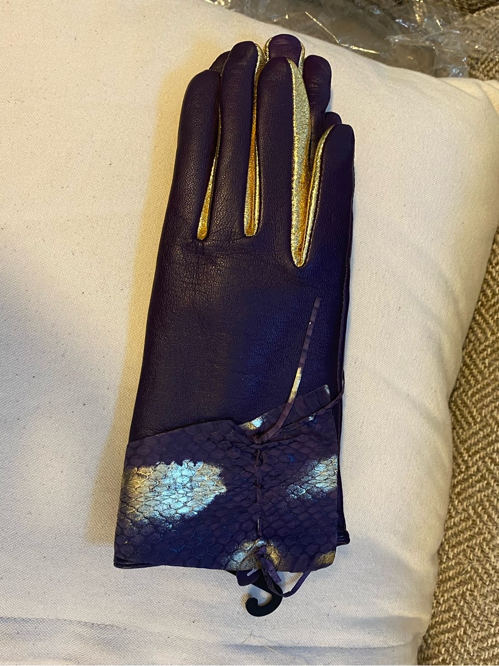 Women's Purple Leather Gloves with Metallic Gold Accent CHI